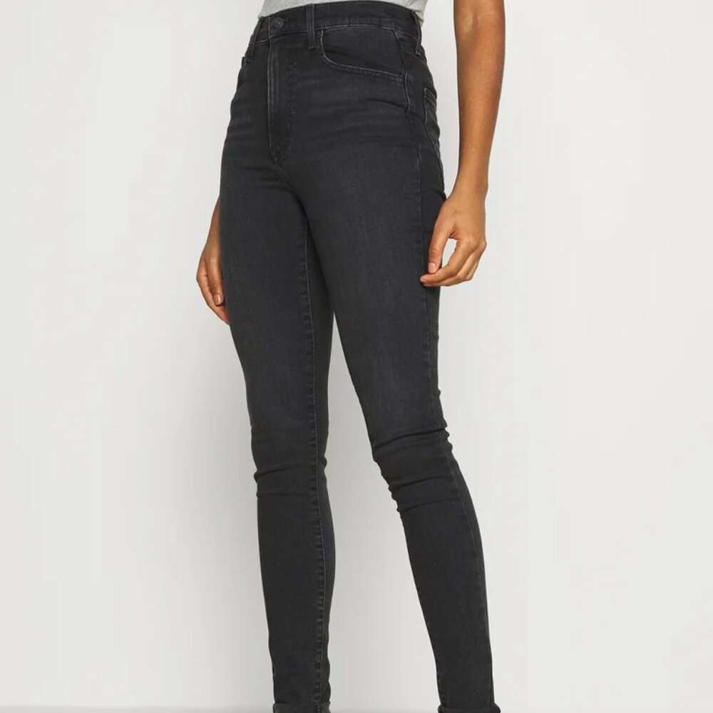 NWOT Levi's Women's Mile High Super Skinny Jeans in Black Haze - Size 27 x 30